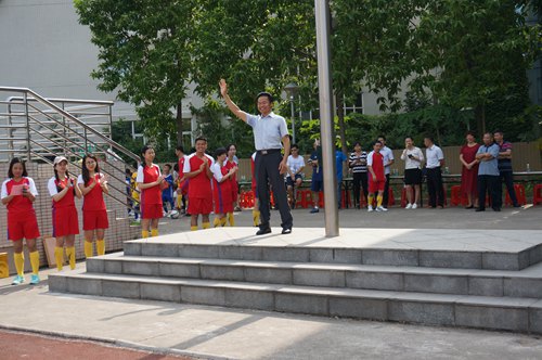 睡康寧家紡董事長出席活動